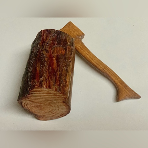 1940s Antique Hand Crafted Prisoner Made Axe Splitting Log Wooden Figurine - Picture 6 of 16